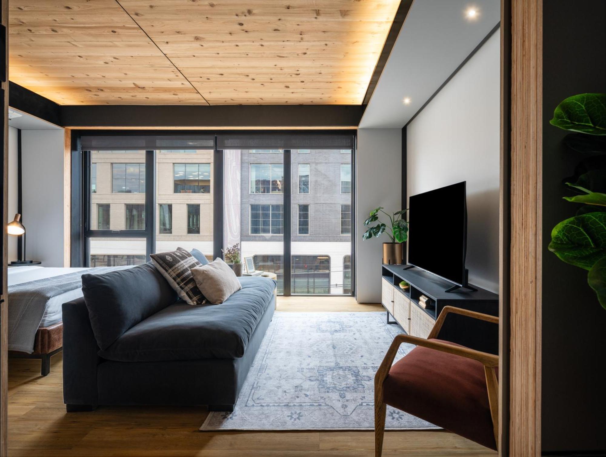 Apartment Locale East