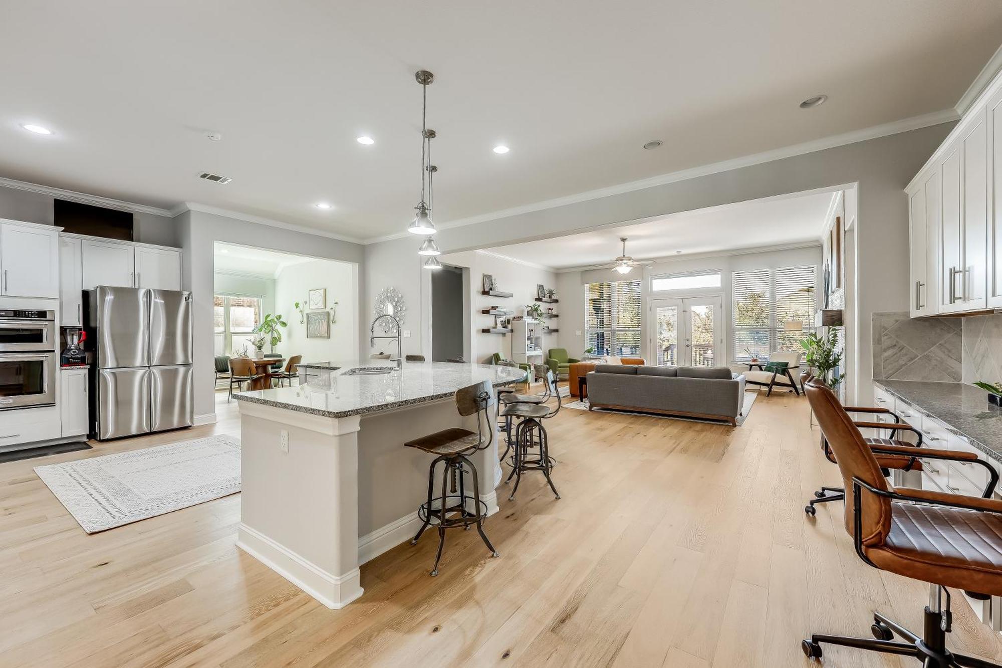Cozy Yet Spacious Retreat - Perfect For Family Gatherings *