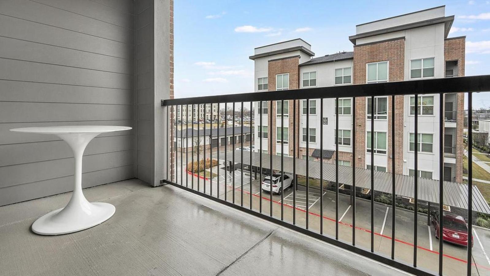 Landing Modern With Amazing Amenities Austin