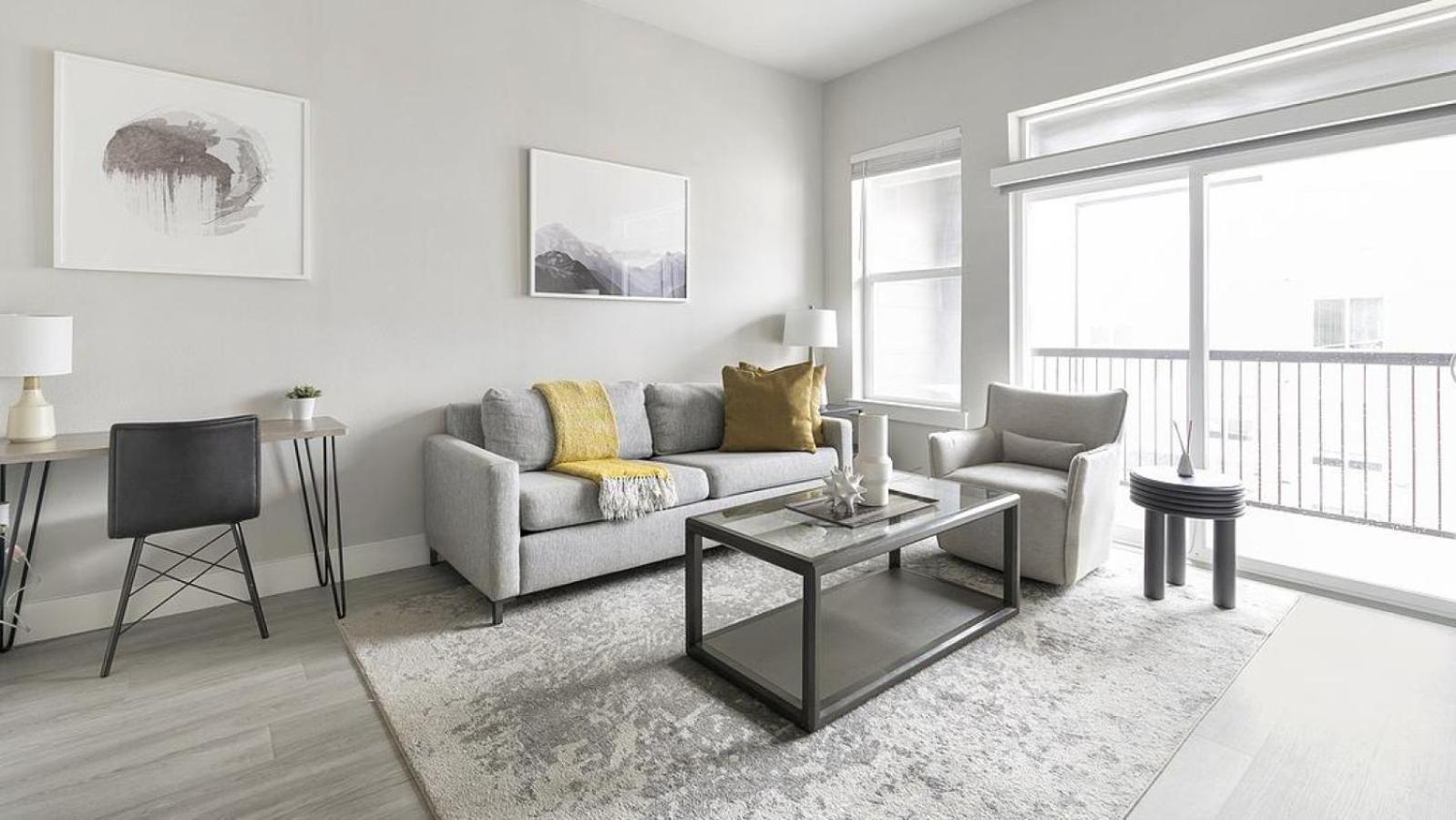 Apartment Landing Modern With Amazing Amenities *