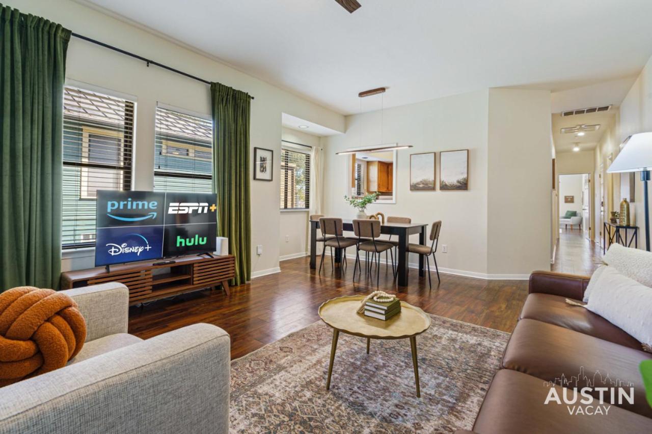Holiday home Modern Haven With King And Impeccable Location *