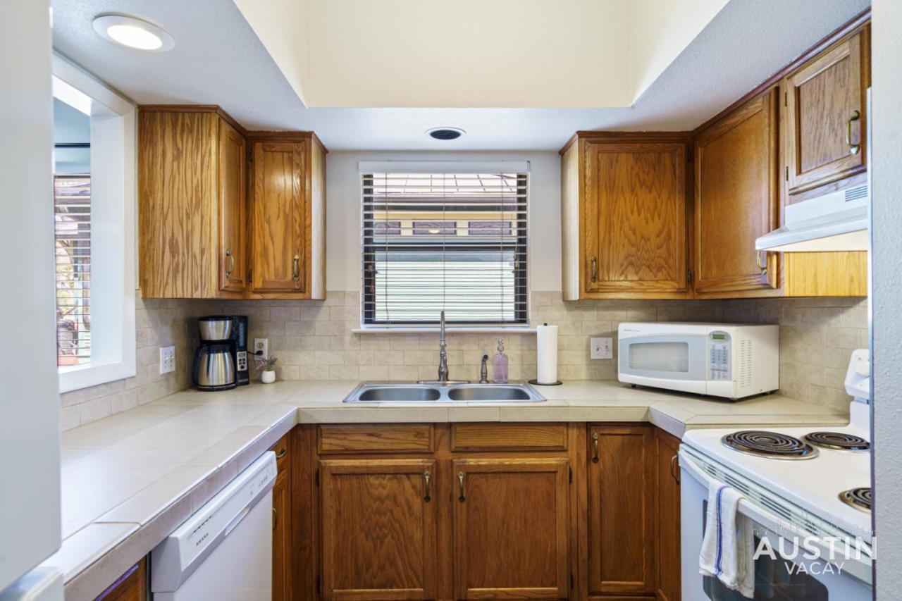 Modern Haven With King And Impeccable Location Austin