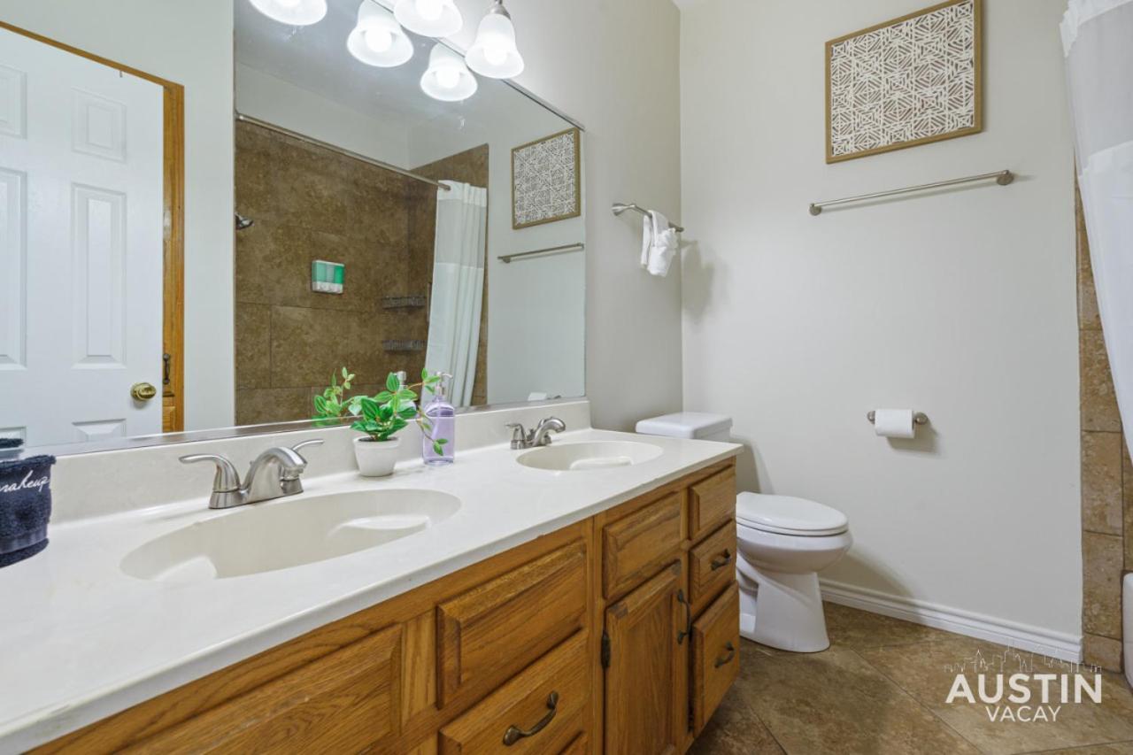 Modern Haven With King And Impeccable Location * Austin