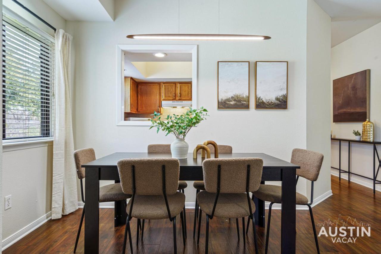 Modern Haven With King And Impeccable Location *