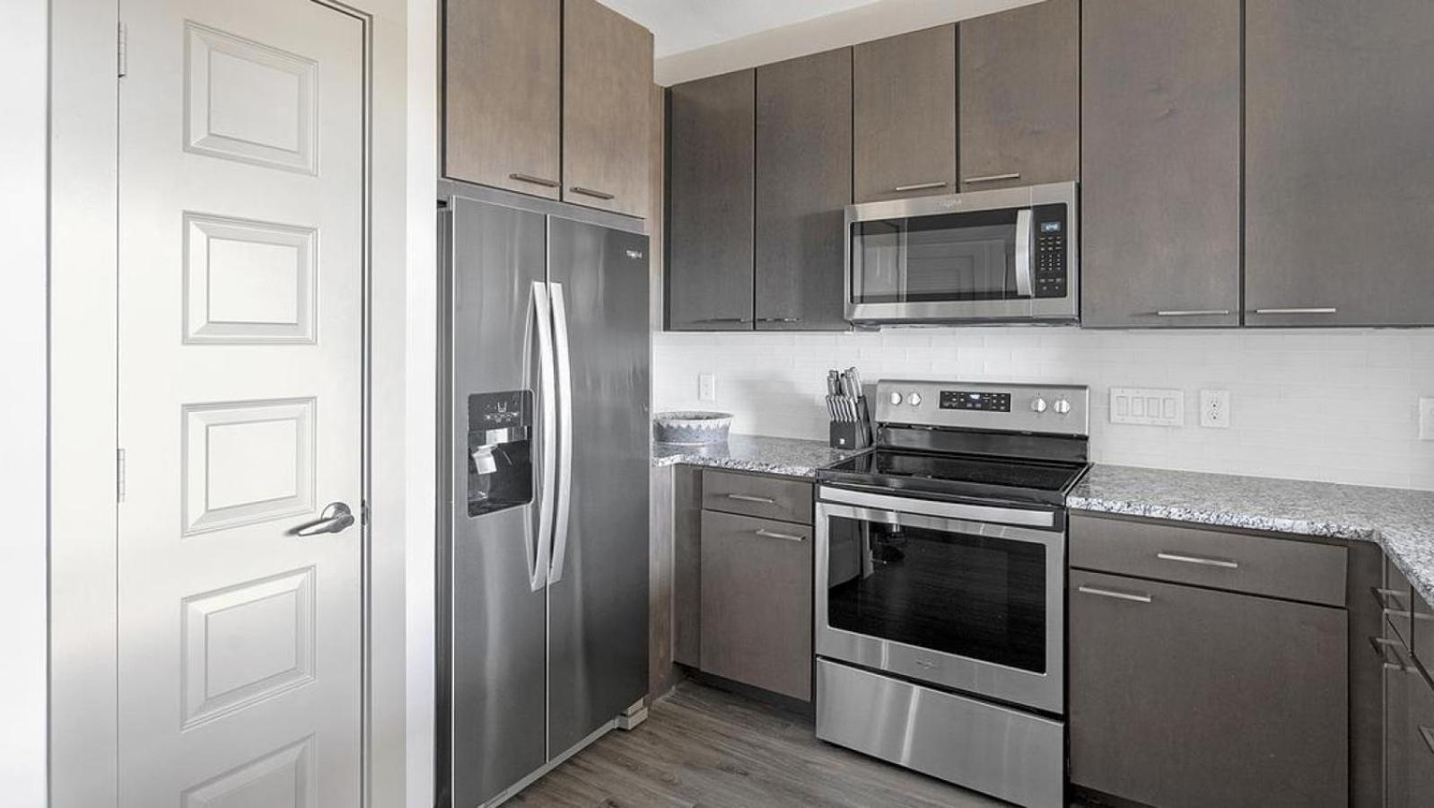 Landing Modern With Amazing Amenities