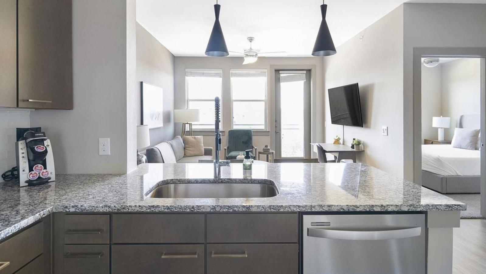 Landing Modern With Amazing Amenities * Austin