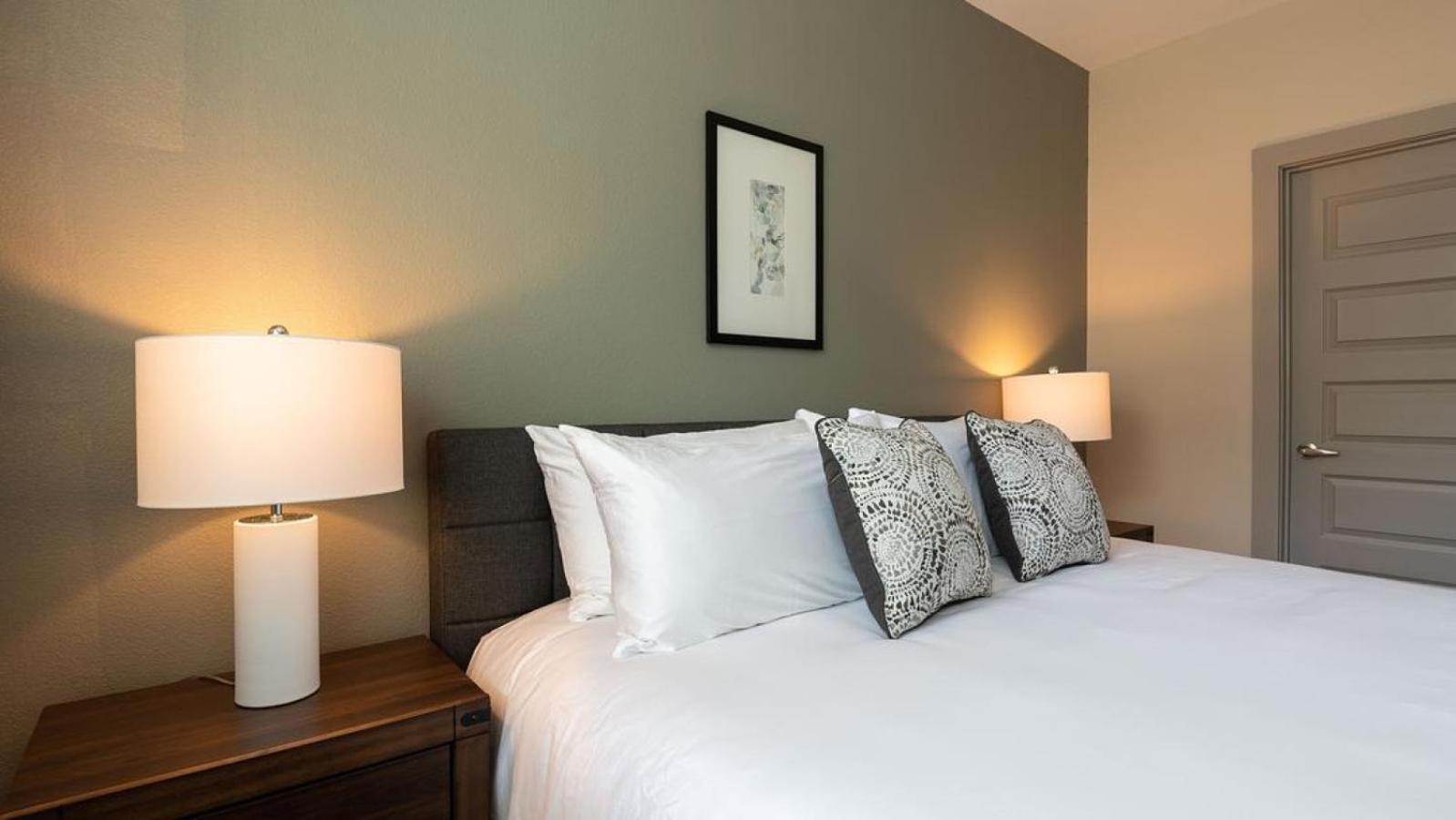 Landing Modern With Amazing Amenities Austin