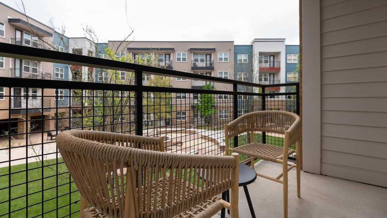 Landing Modern With Amazing Amenities Apartment *