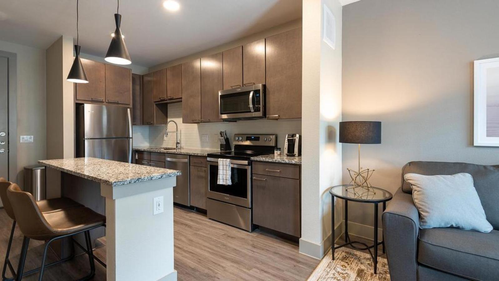 Landing Modern With Amazing Amenities * Austin