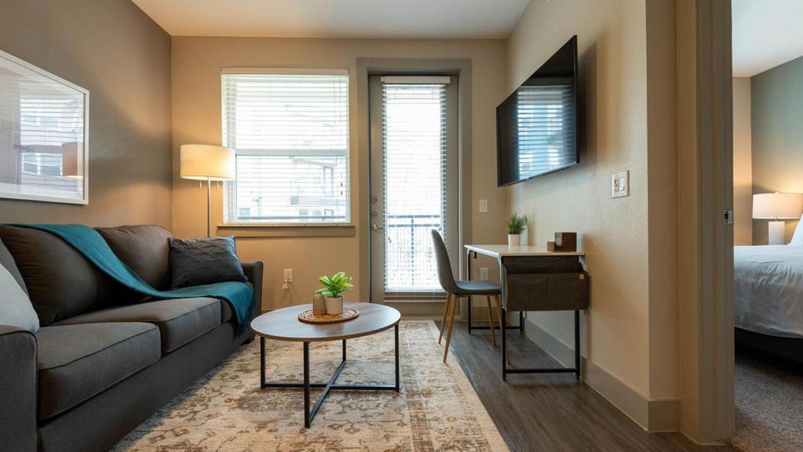 Landing Modern With Amazing Amenities *