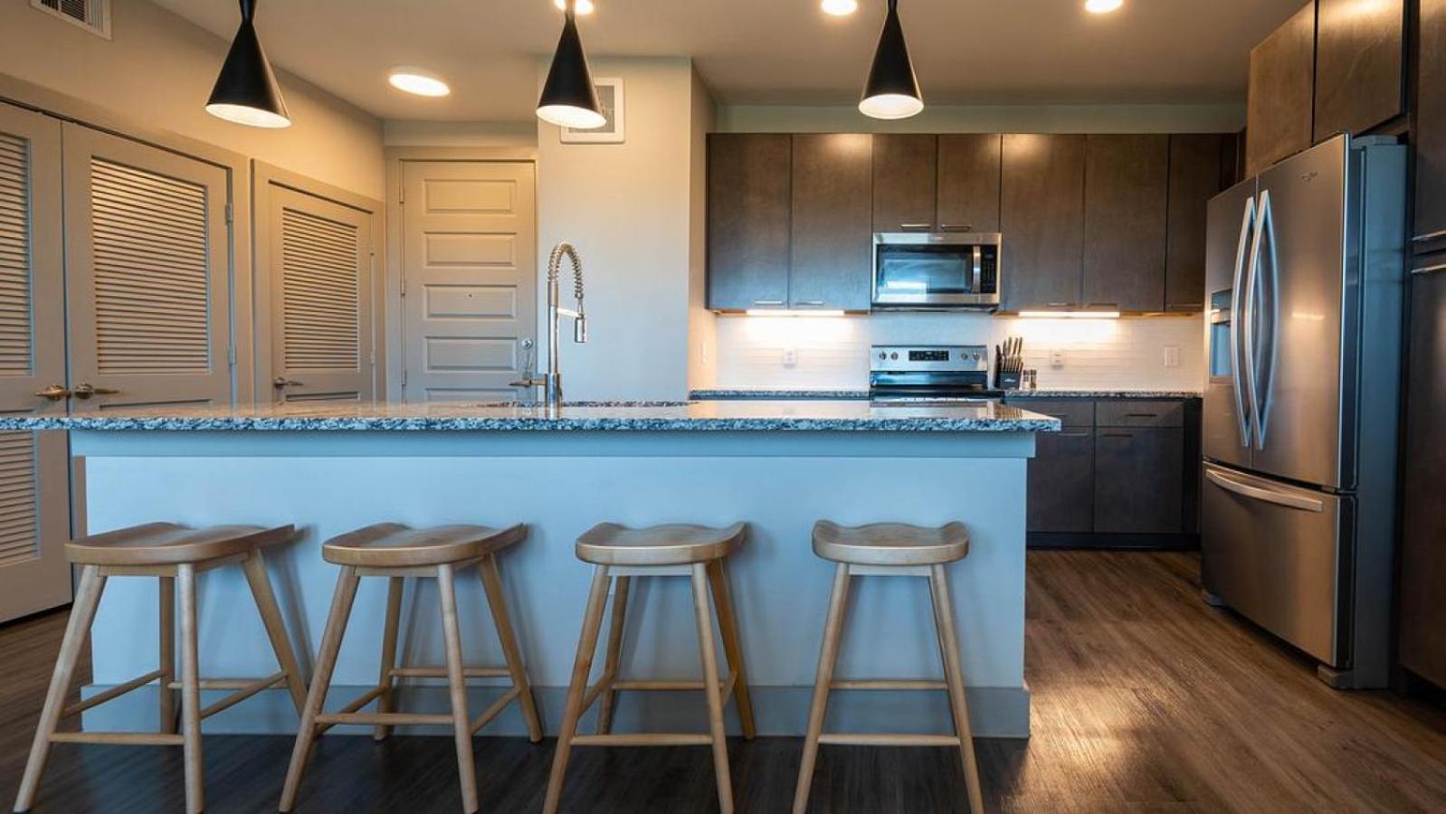 Landing Modern With Amazing Amenities Apartment