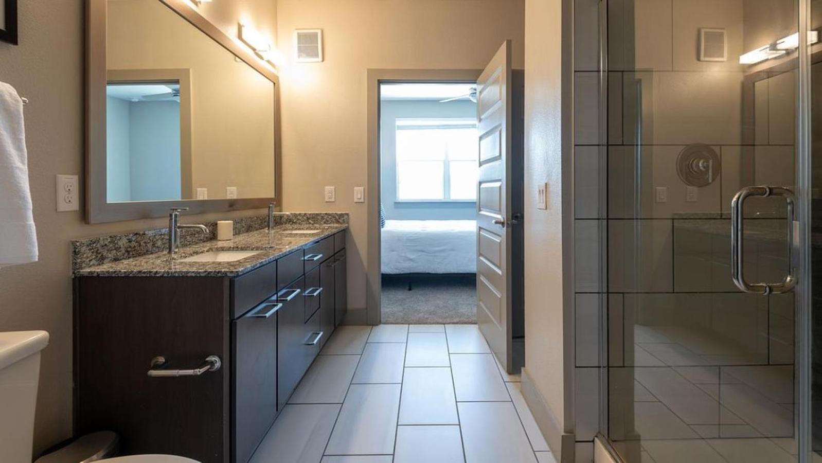 Landing Modern With Amazing Amenities * Austin