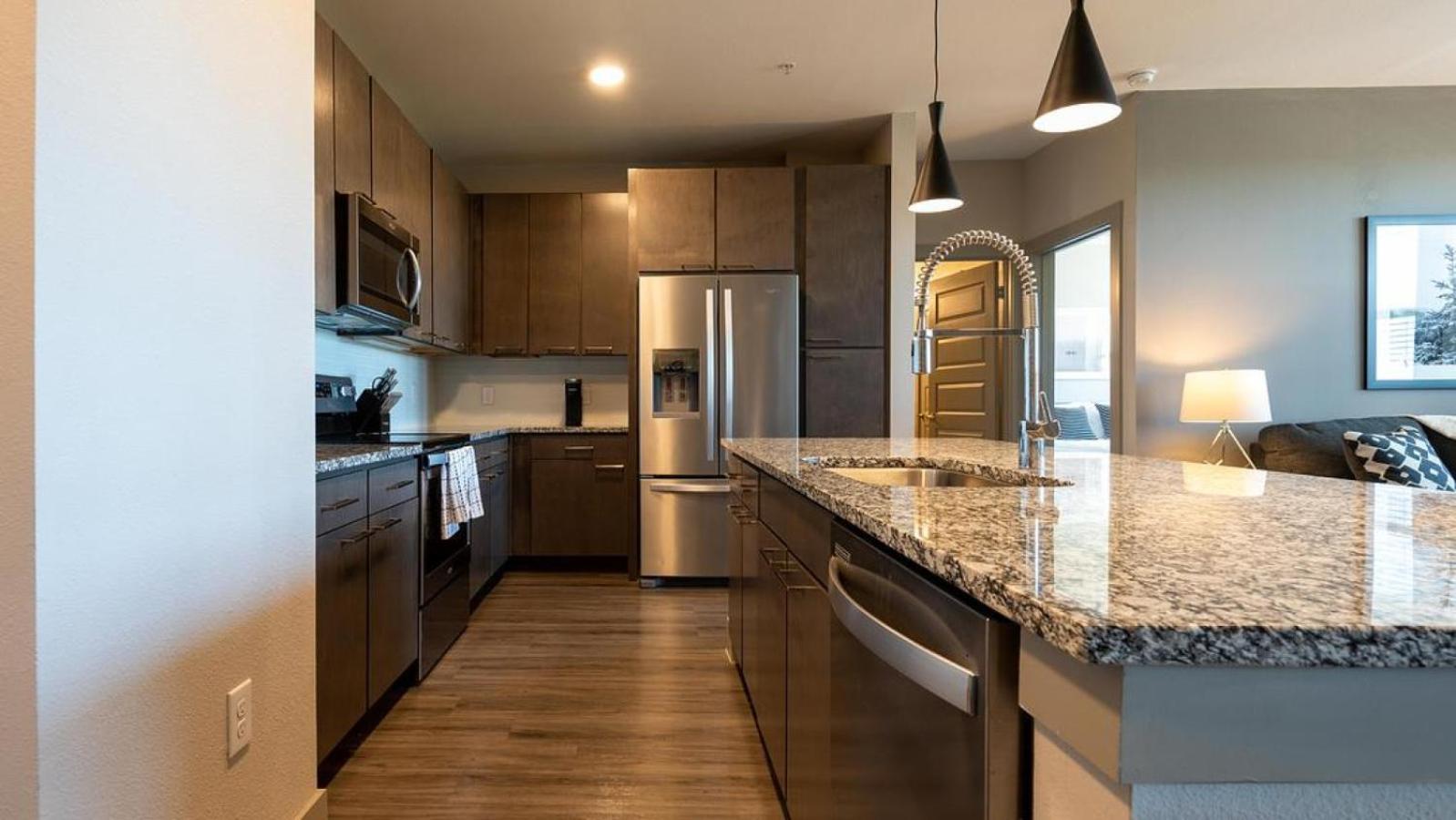 Landing Modern With Amazing Amenities Apartment