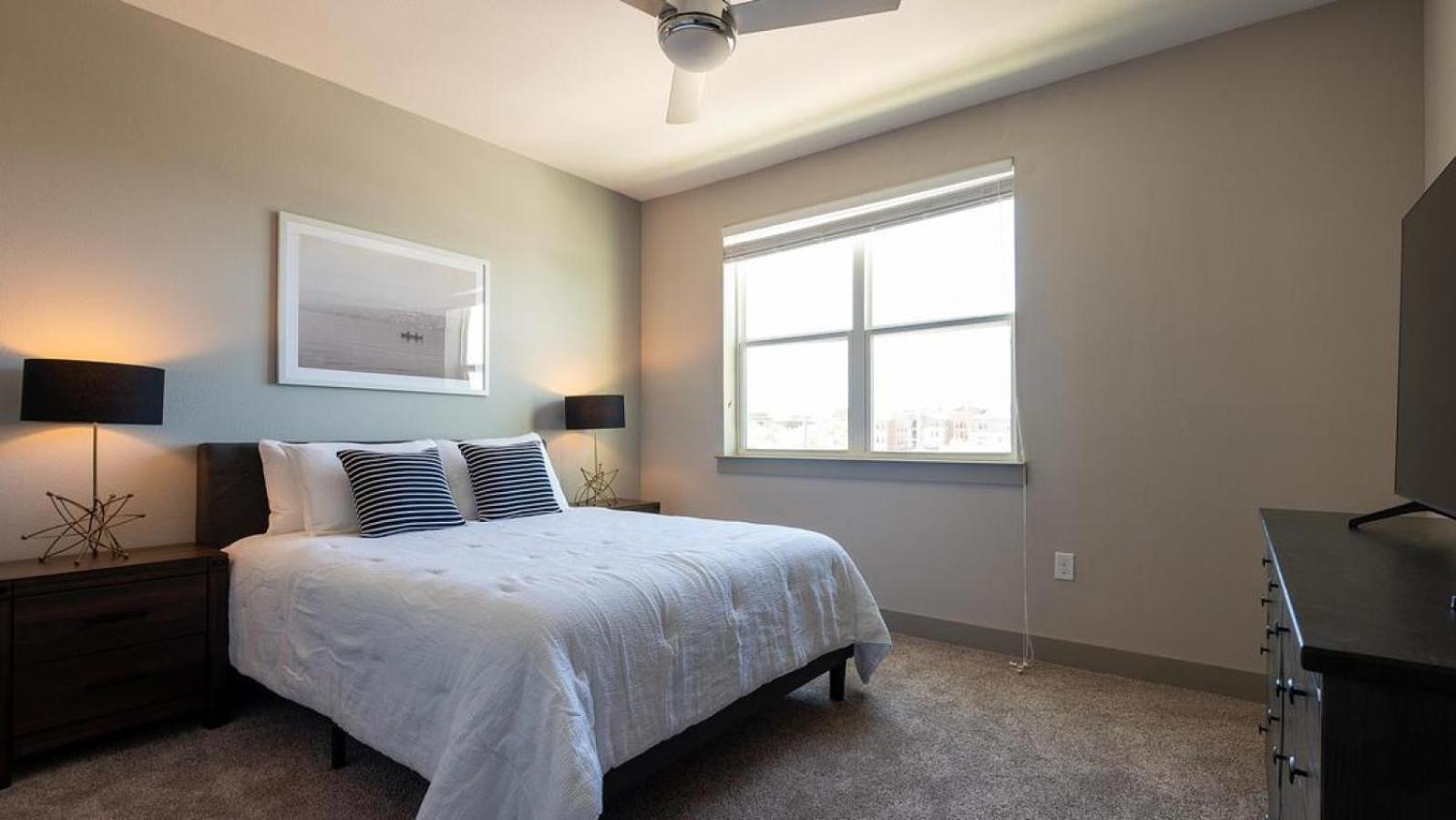 Landing Modern With Amazing Amenities *