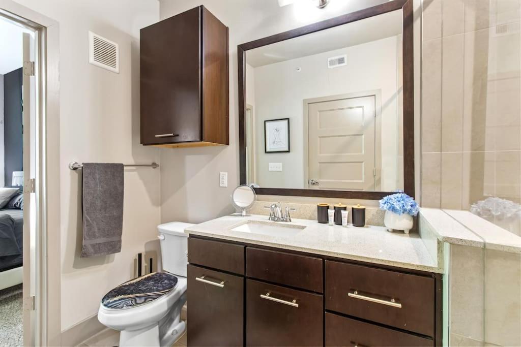 Apartment Charming 1br Oasis Kingbed Freeparking Wi-fi *