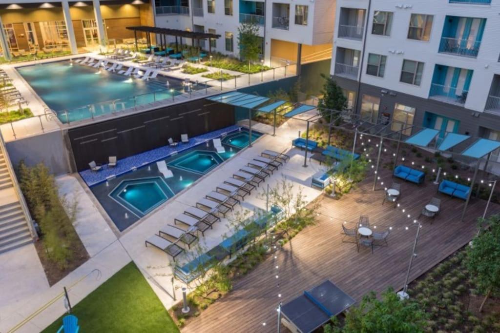 Charming 1br Oasis Kingbed Freeparking Wi-fi *