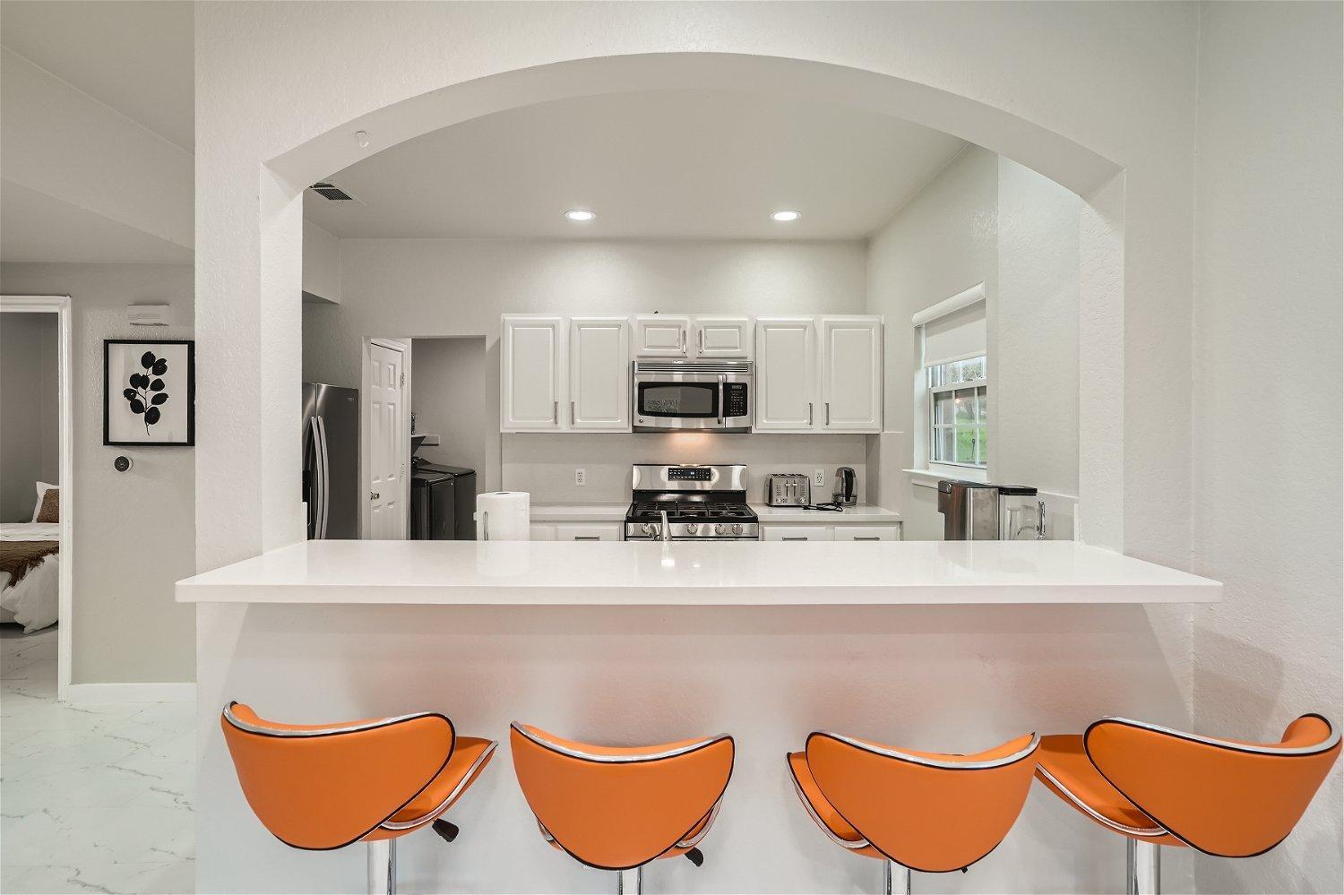 Chic 8br Retreat East For Large Groups Holiday home Austin