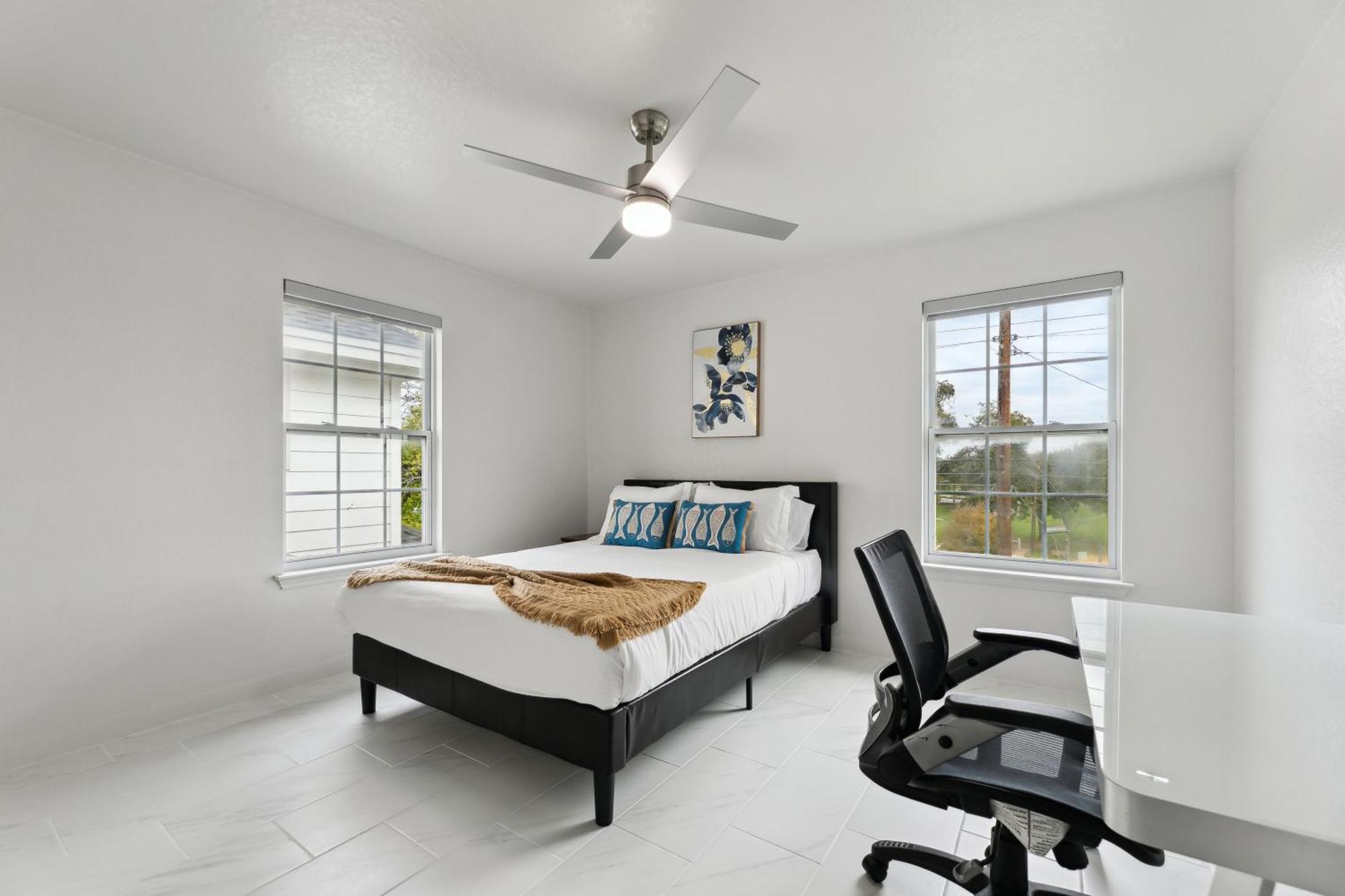 Chic 8br Retreat East For Large Groups Holiday home *