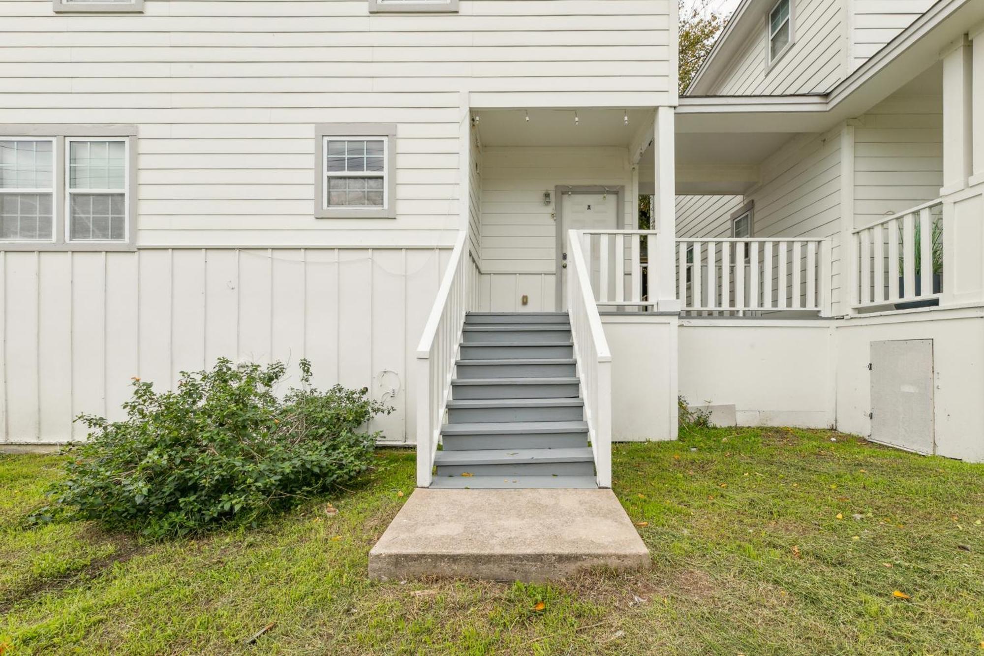 Holiday home Chic 8br Retreat East For Large Groups