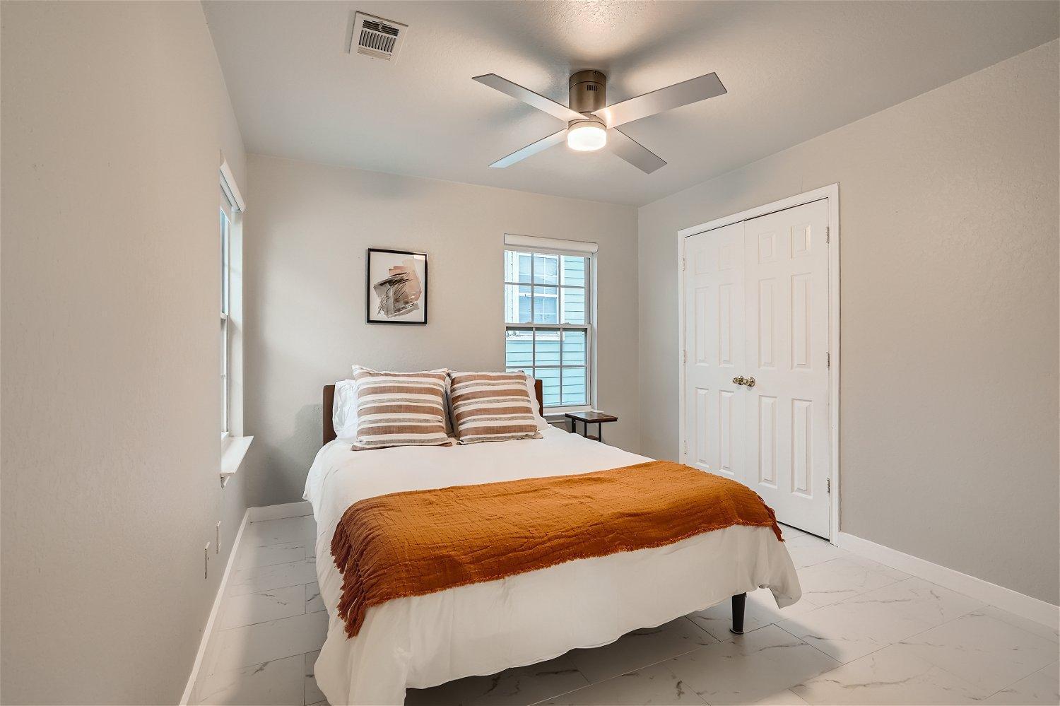 Chic 8br Retreat East For Large Groups Holiday home