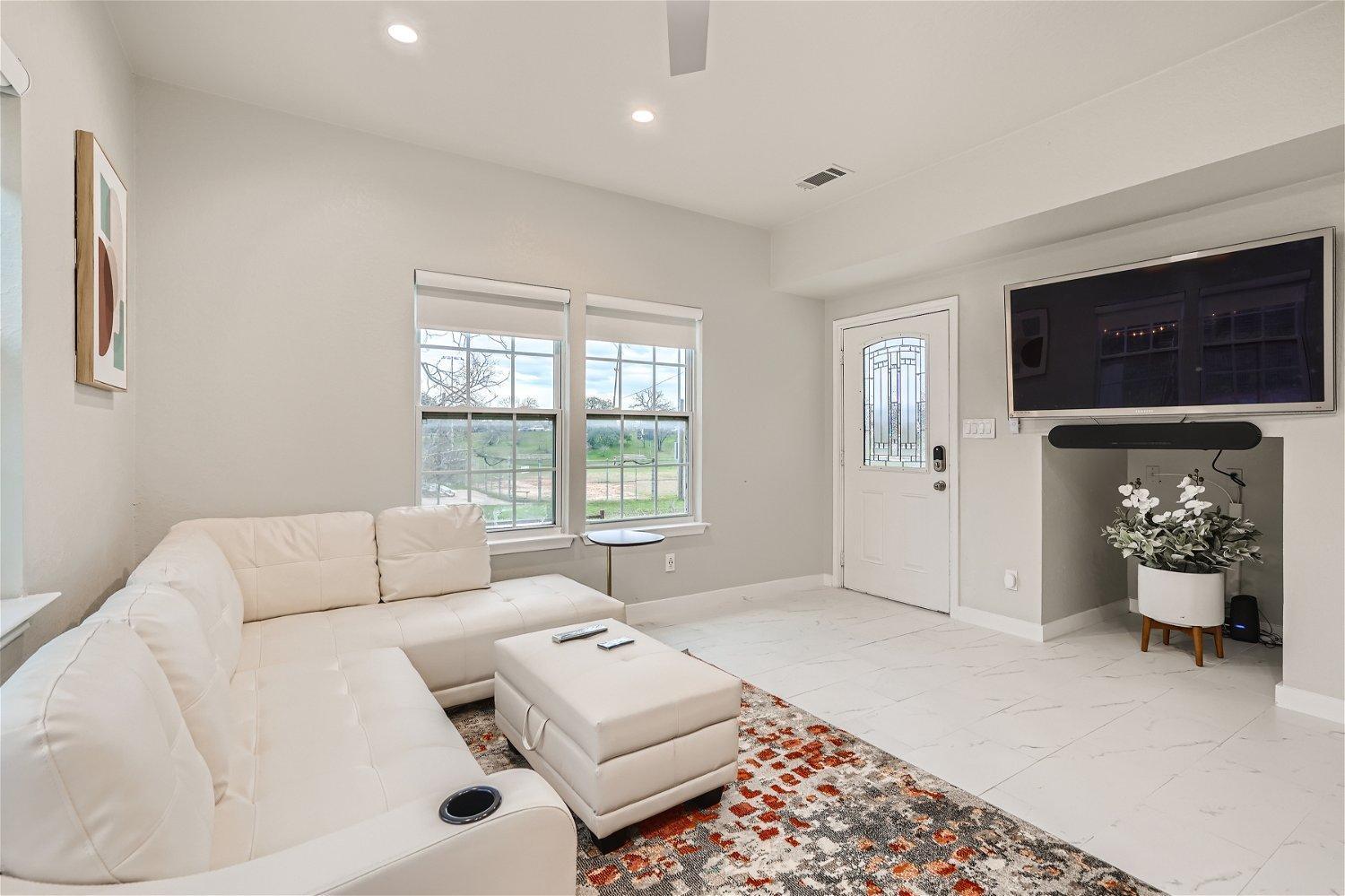 Chic 8br Retreat East For Large Groups Holiday home *