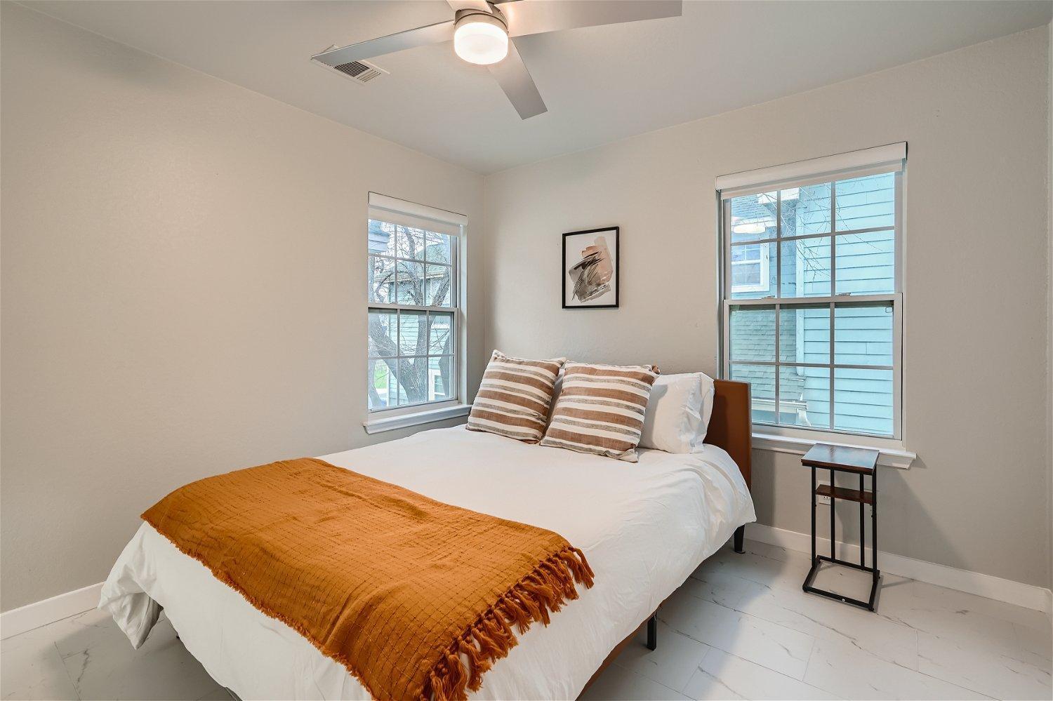 Chic 8br Retreat East For Large Groups Holiday home