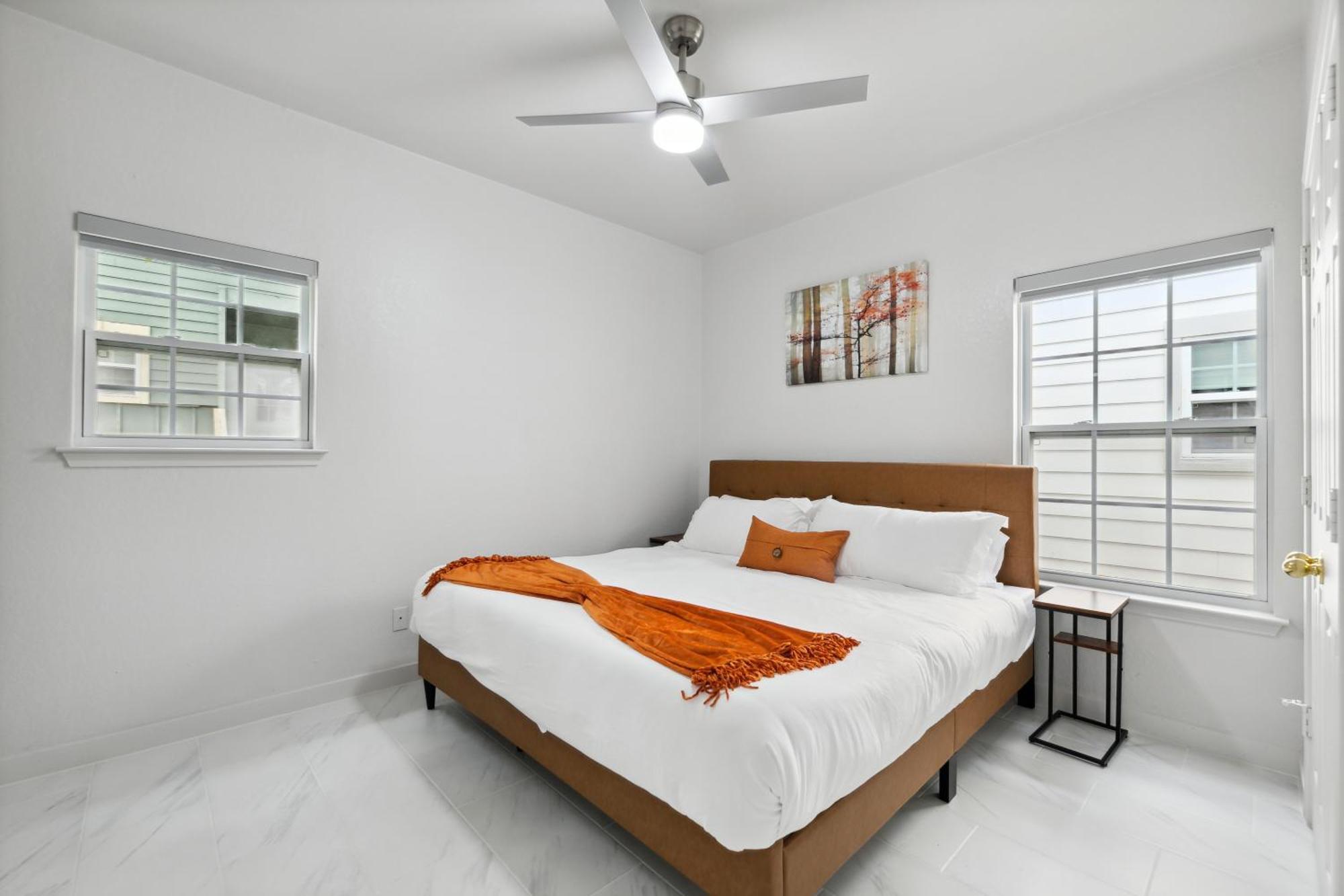 Chic 8br Retreat East For Large Groups