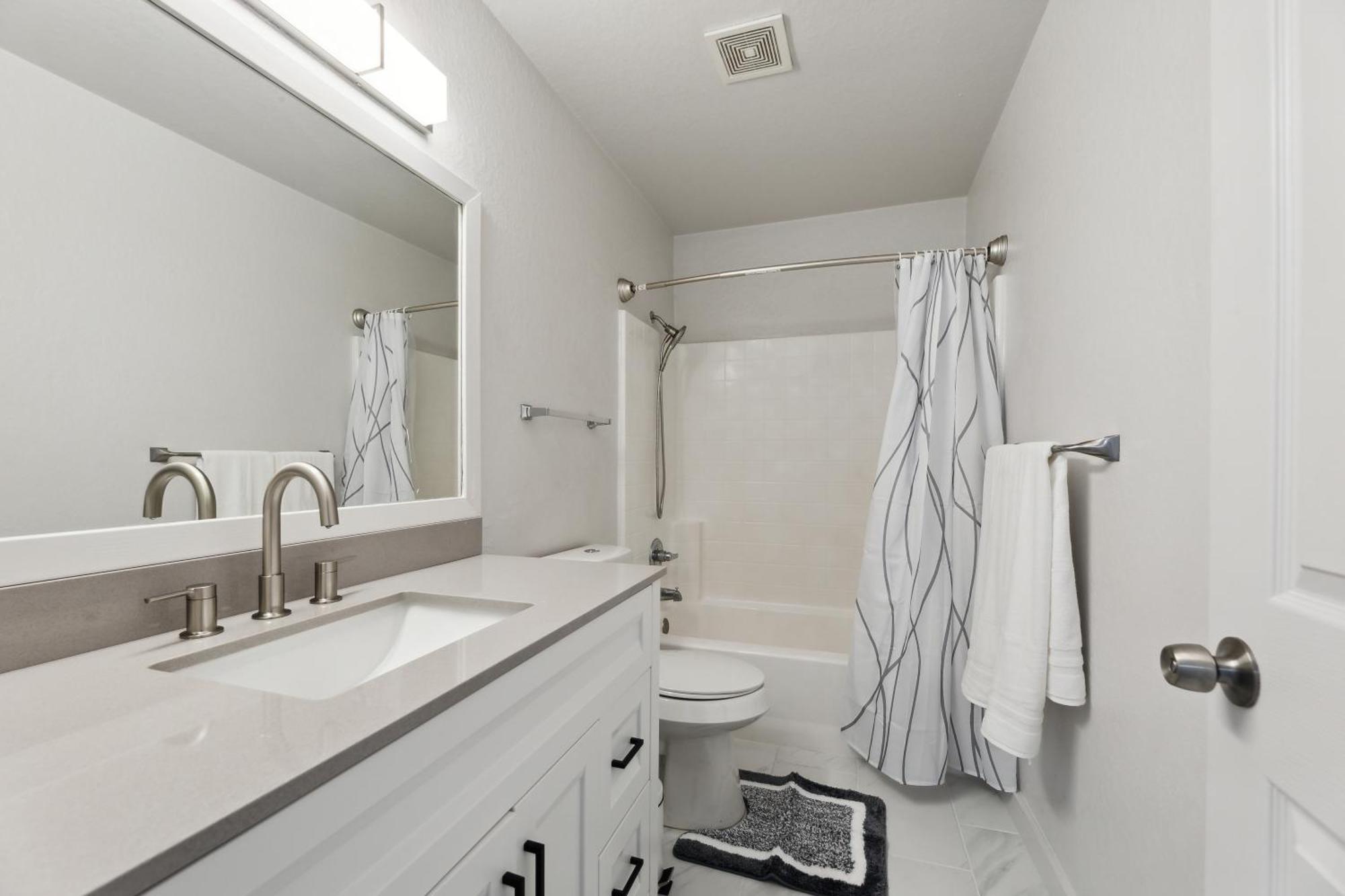 Chic 8br Retreat East For Large Groups Holiday home