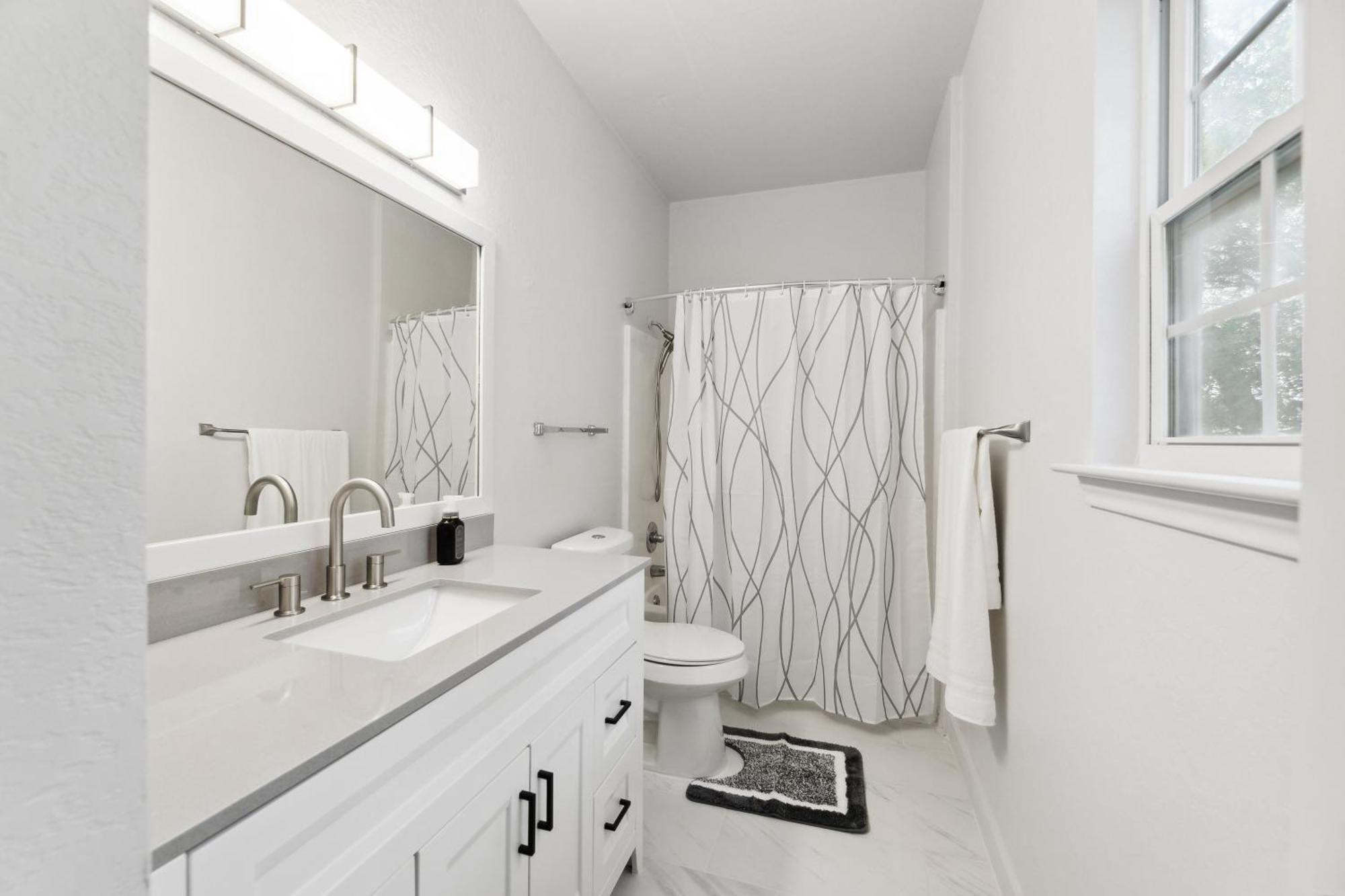 Chic 8br Retreat East For Large Groups
