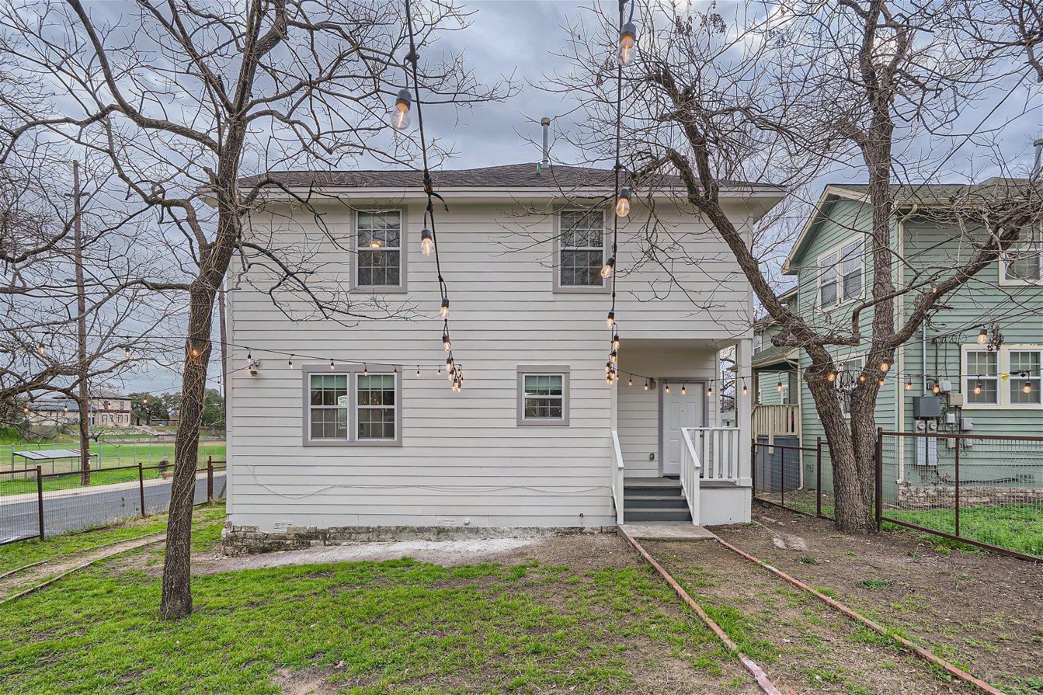 Holiday home Chic 8br Retreat East For Large Groups *