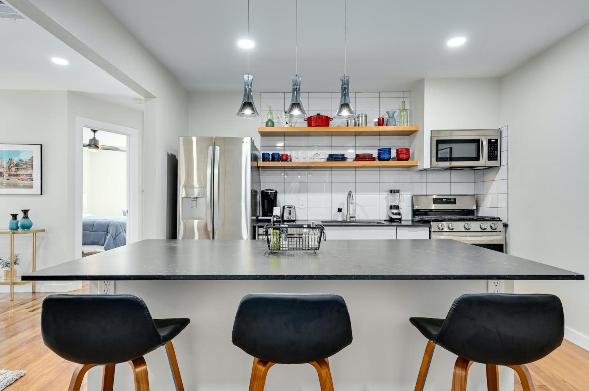 Artful Urban Stylish Comfort In North * Austin