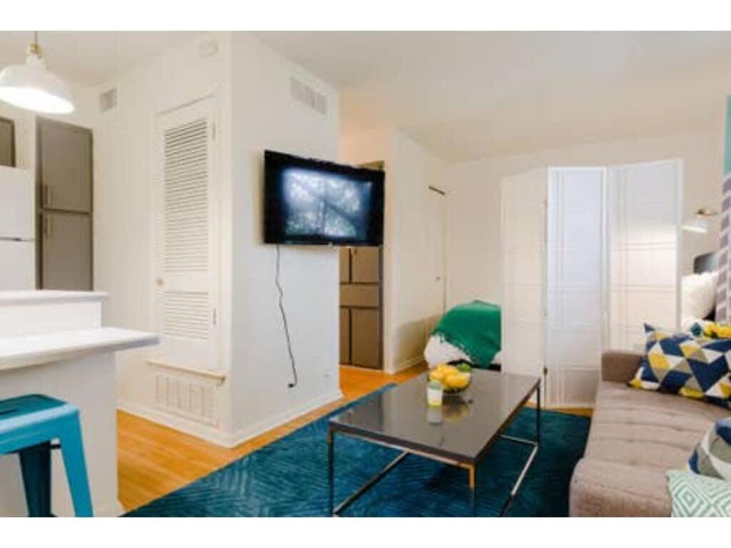 Nomad Studio L 12-min To Dt L 5-min To Domain L Tv Apartment *
