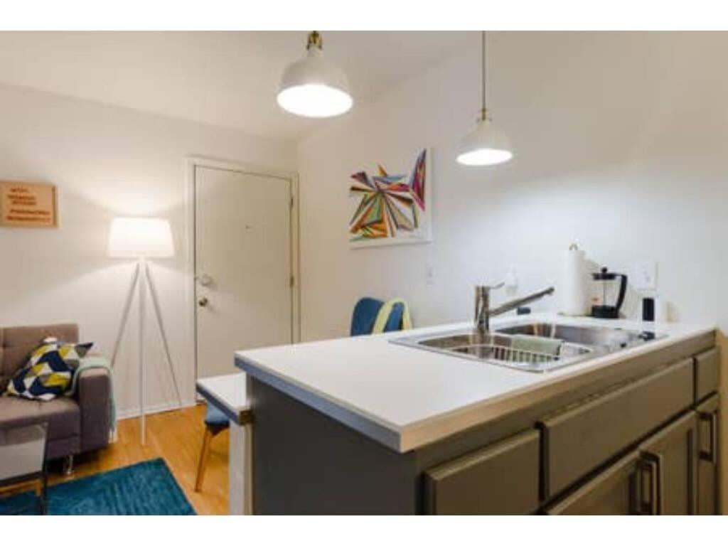 Apartment Nomad Studio L 12-min To Dt L 5-min To Domain L Tv