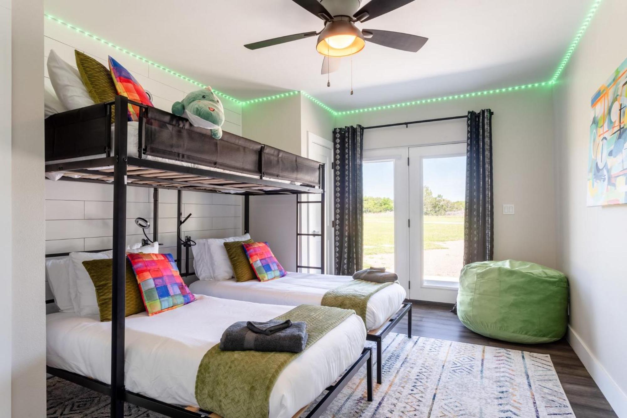 Upstay - Family In Southwest Holiday home Austin