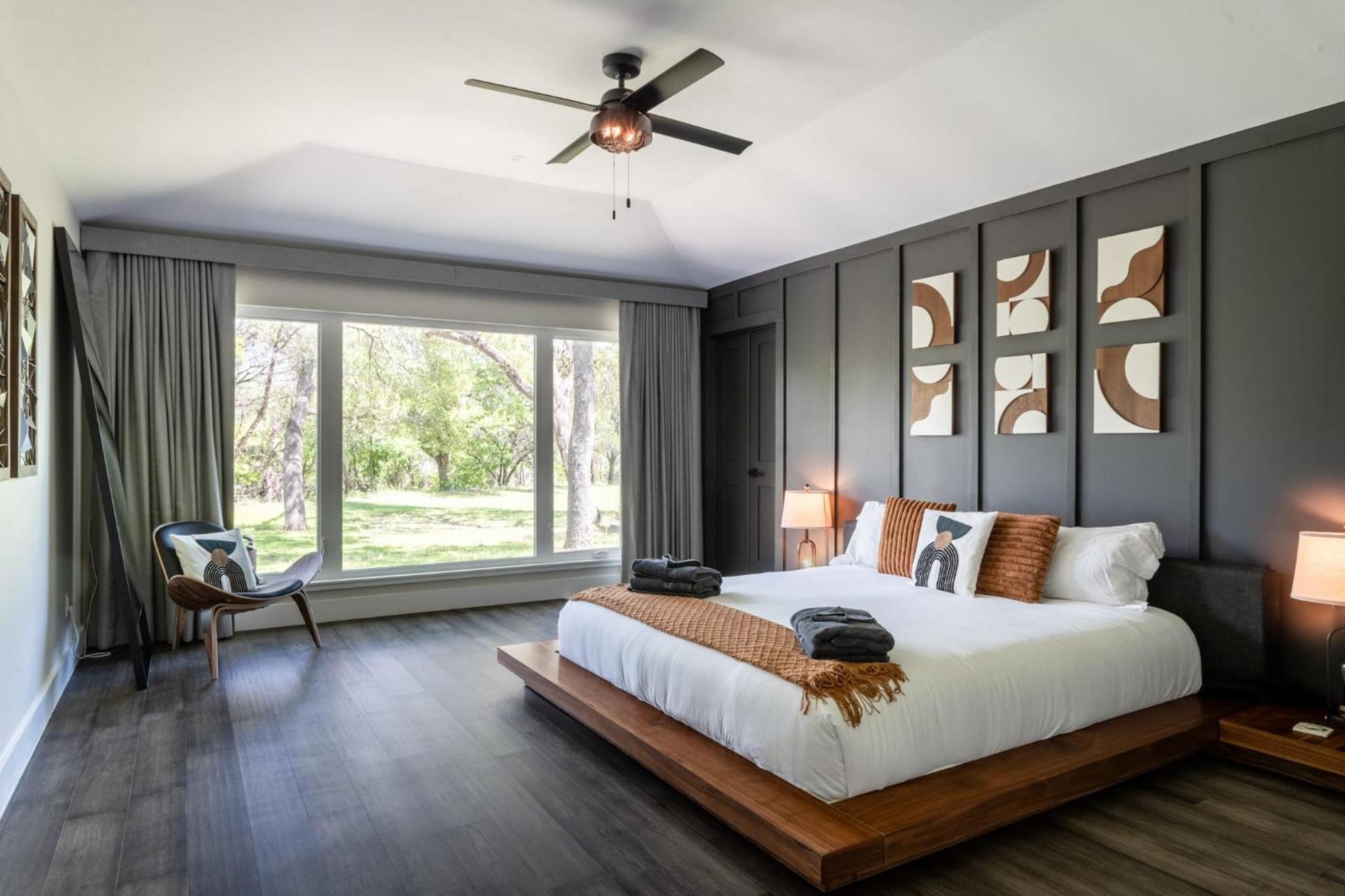 Upstay - Family In Southwest * Austin