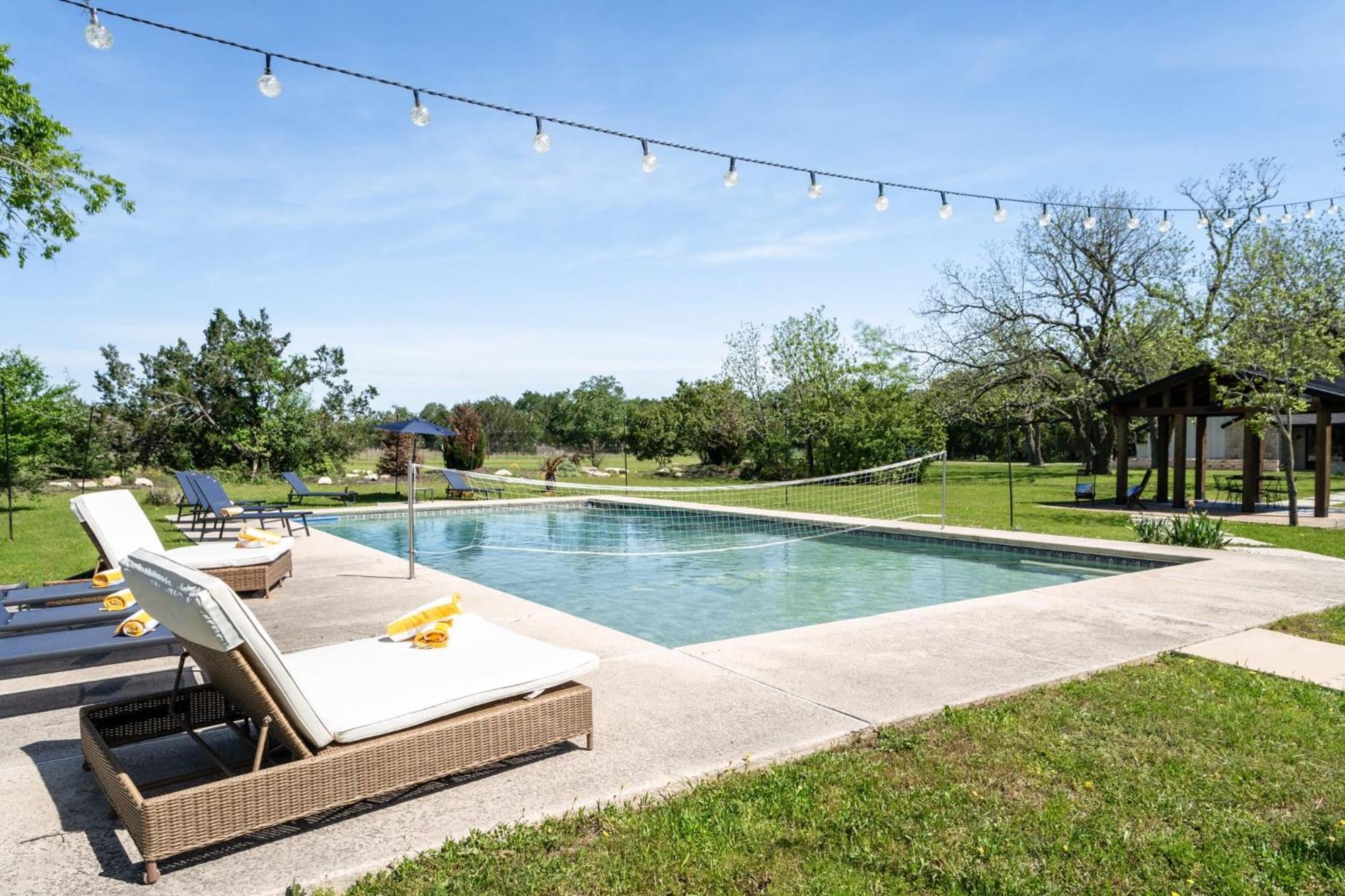 Upstay - Family In Southwest Austin