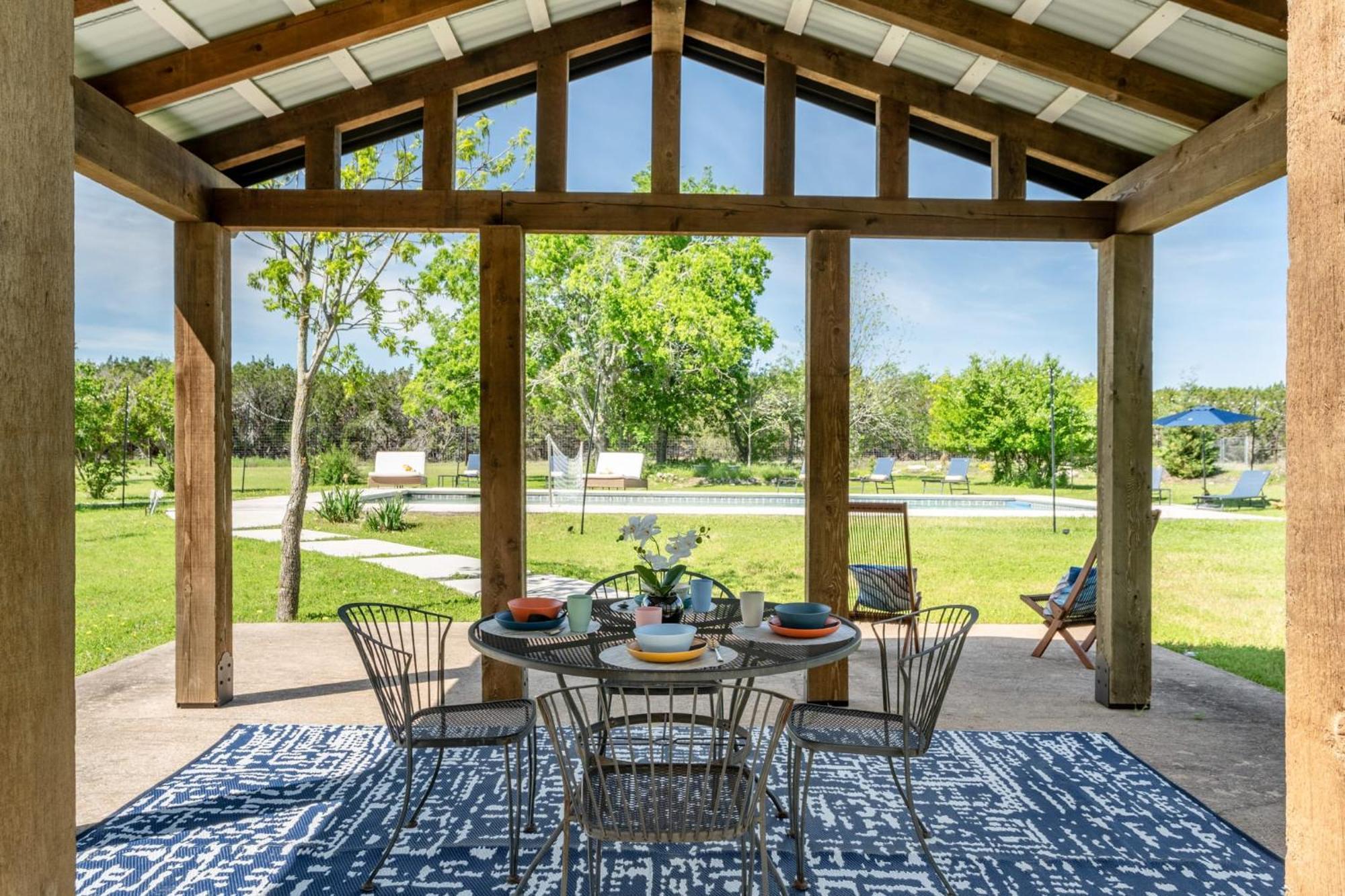 Upstay - Family In Southwest * Austin