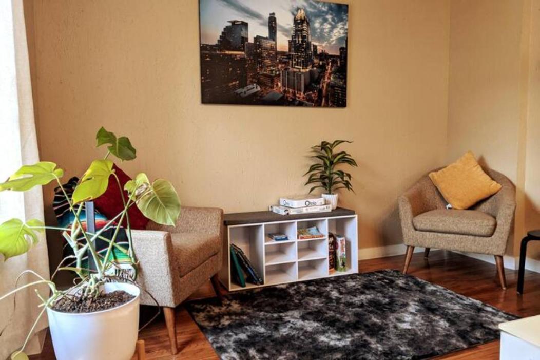 A Rare Find - Bright, Warm, Charming * Austin