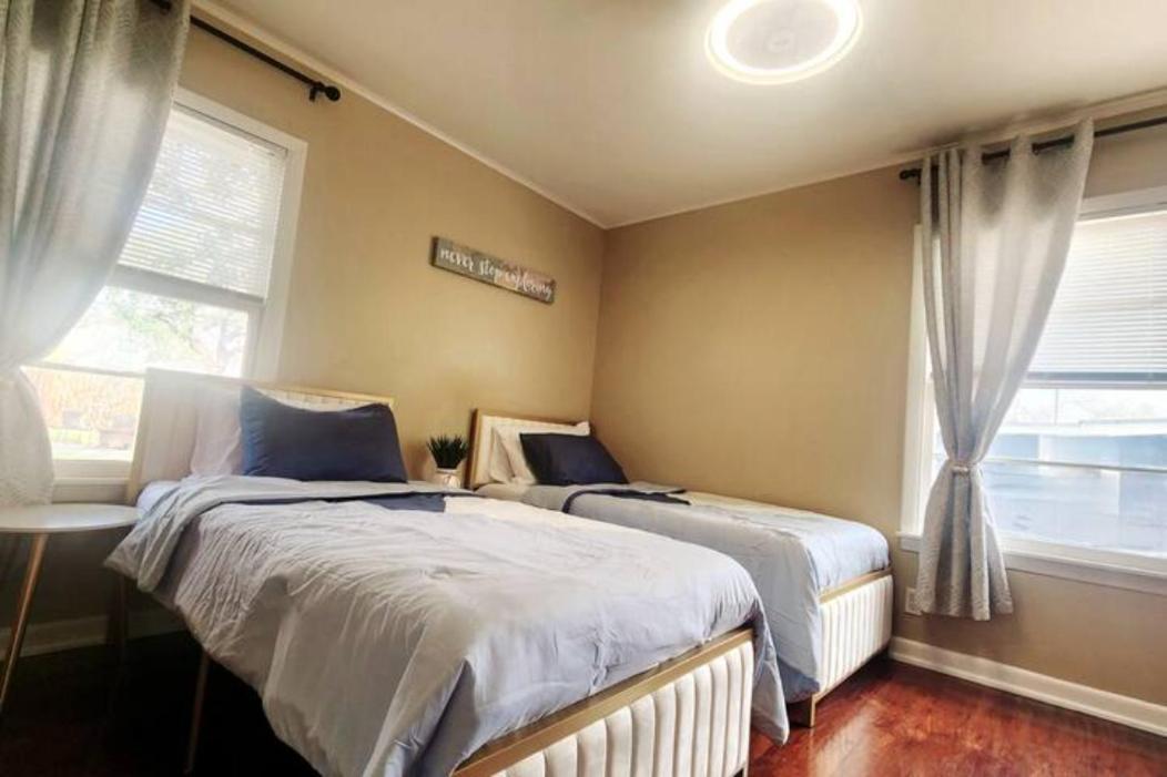 A Rare Find - Bright, Warm, Charming * Austin