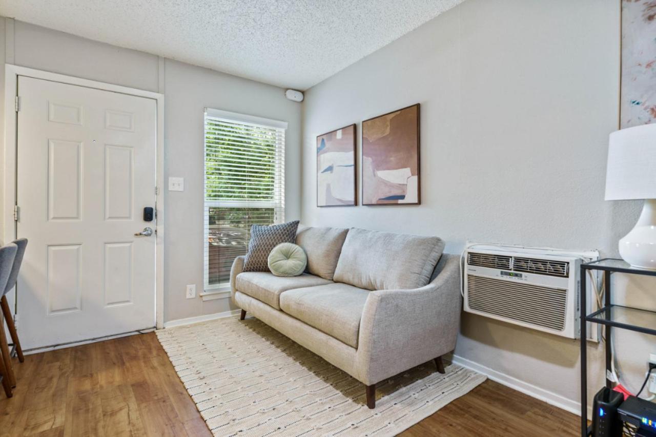 Apartment Pets Allowed And Free Prkg