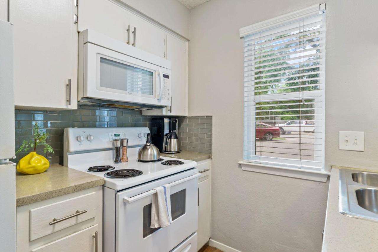 Pets Allowed And Free Prkg Apartment
