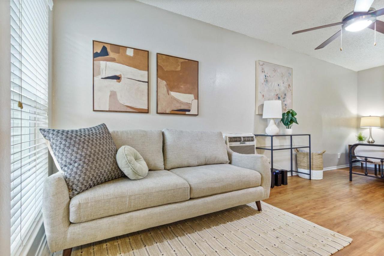 Apartment Pets Allowed And Free Prkg