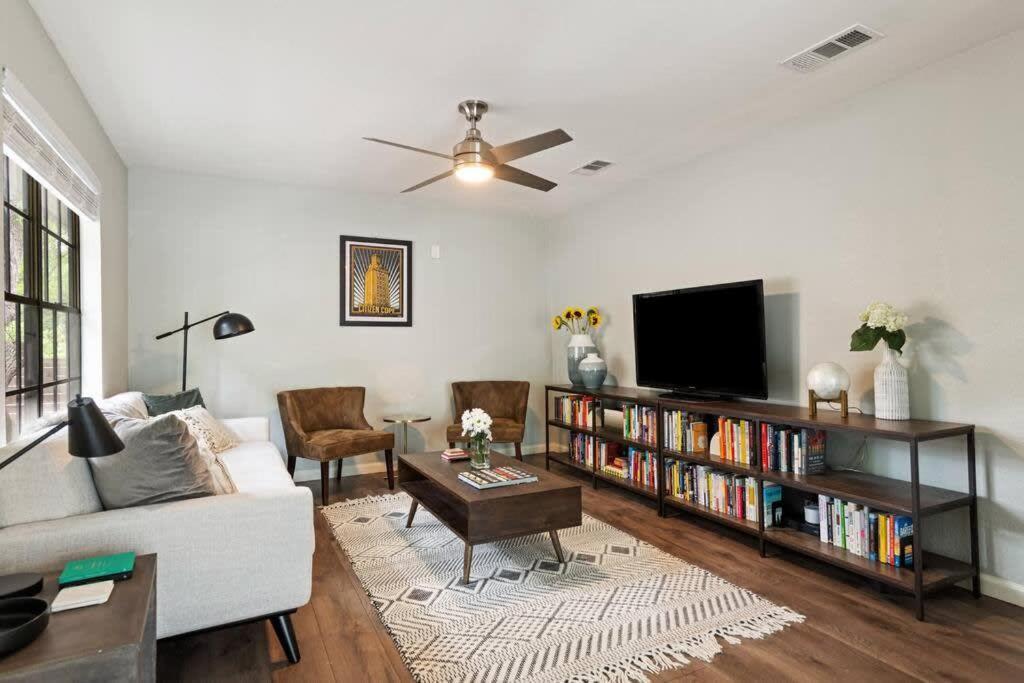 Charming South 2 Bedroom