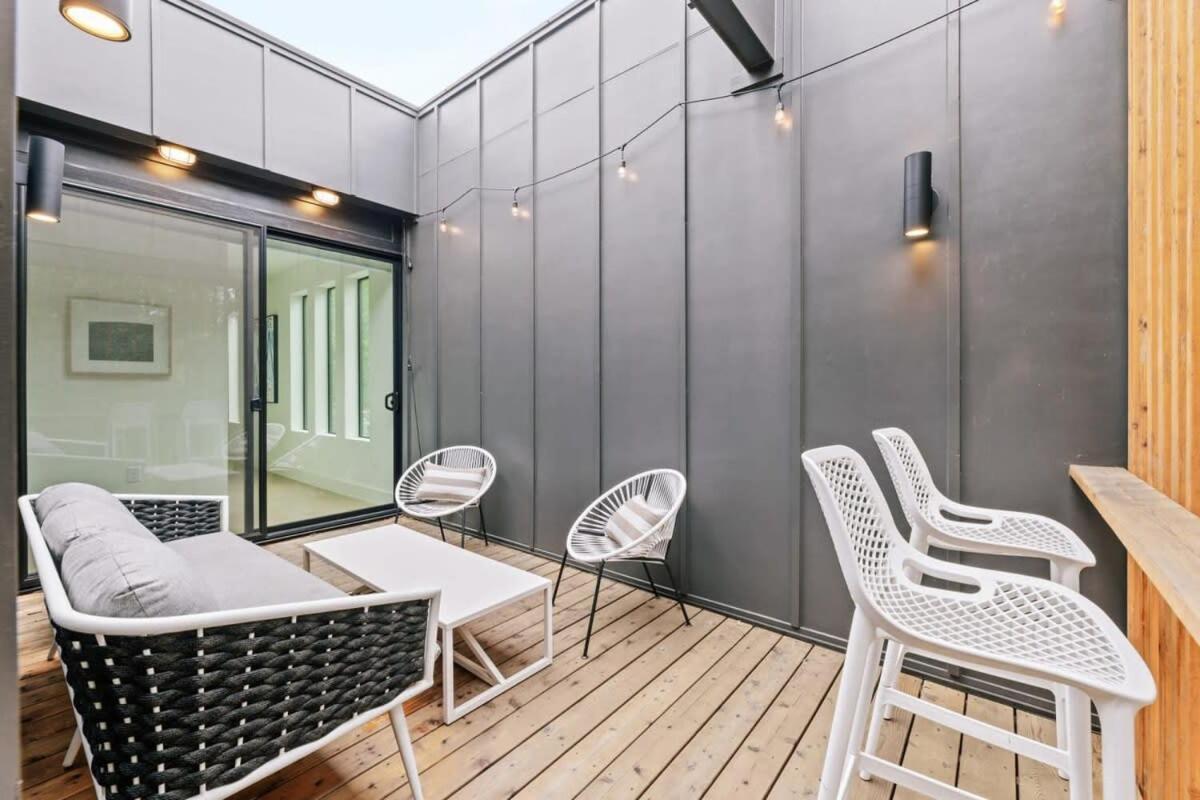 Holiday home Luxe Minutes From Ut & Downtown