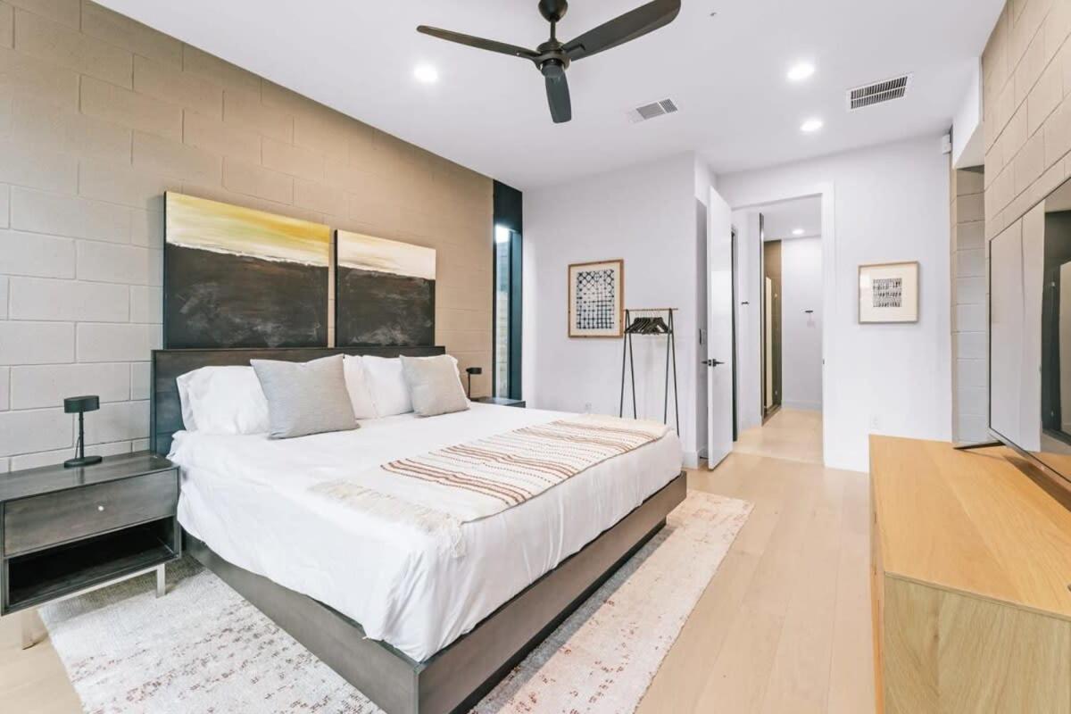 Holiday home Luxe Minutes From Ut & Downtown Austin