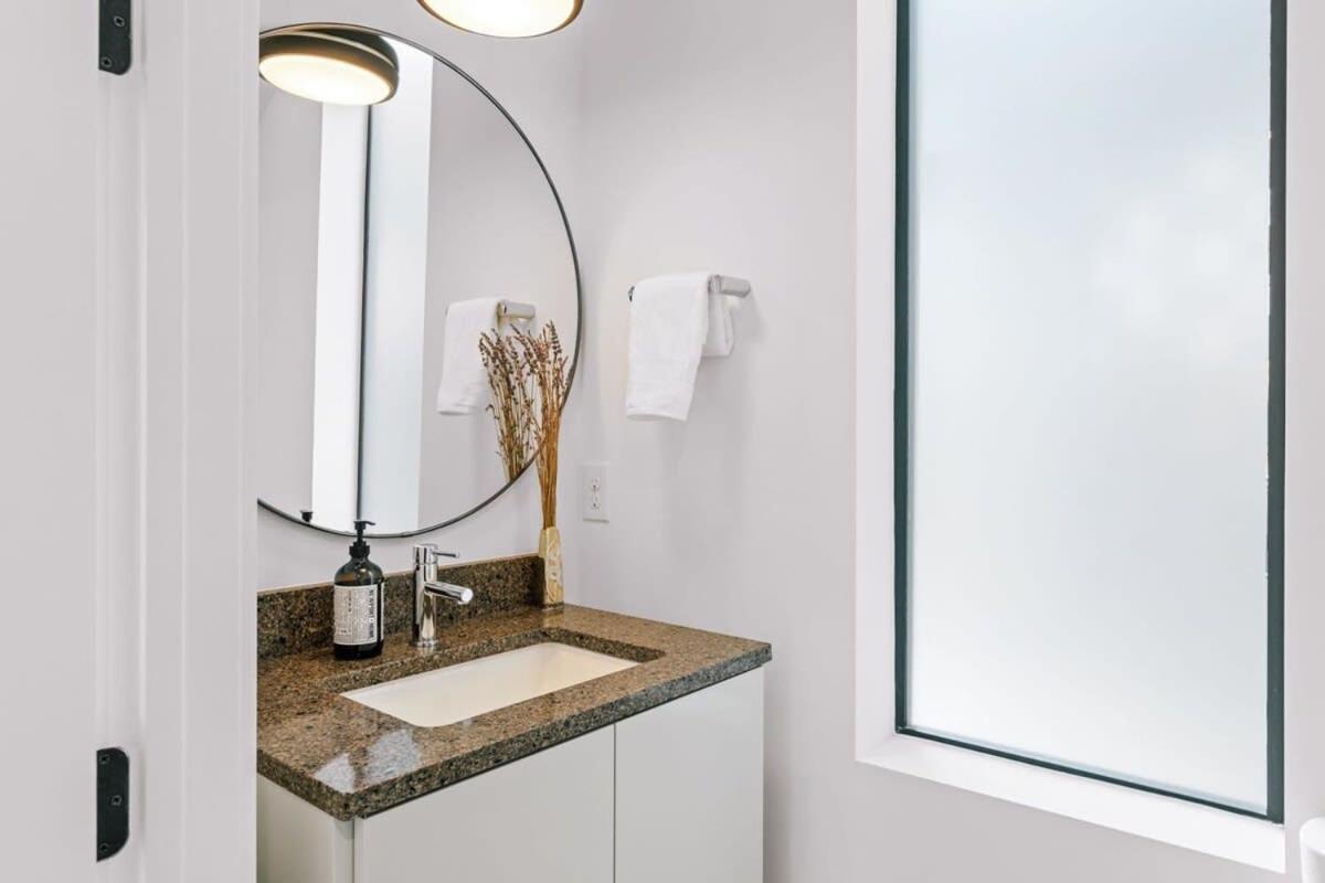 Luxe Minutes From Ut & Downtown