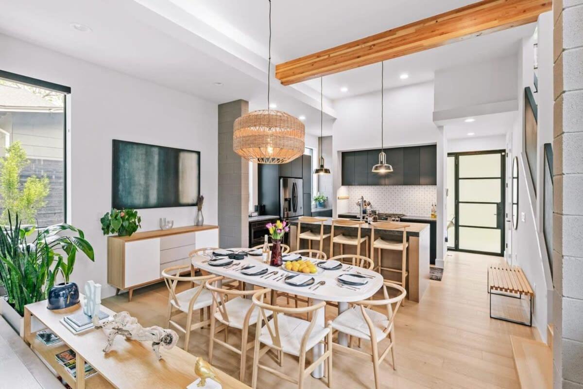 Holiday home Luxe Minutes From Ut & Downtown Austin