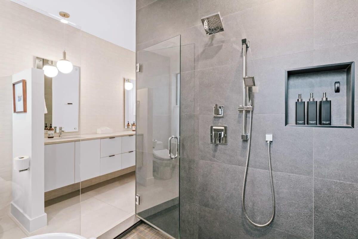 Holiday home Luxe Minutes From Ut & Downtown Austin