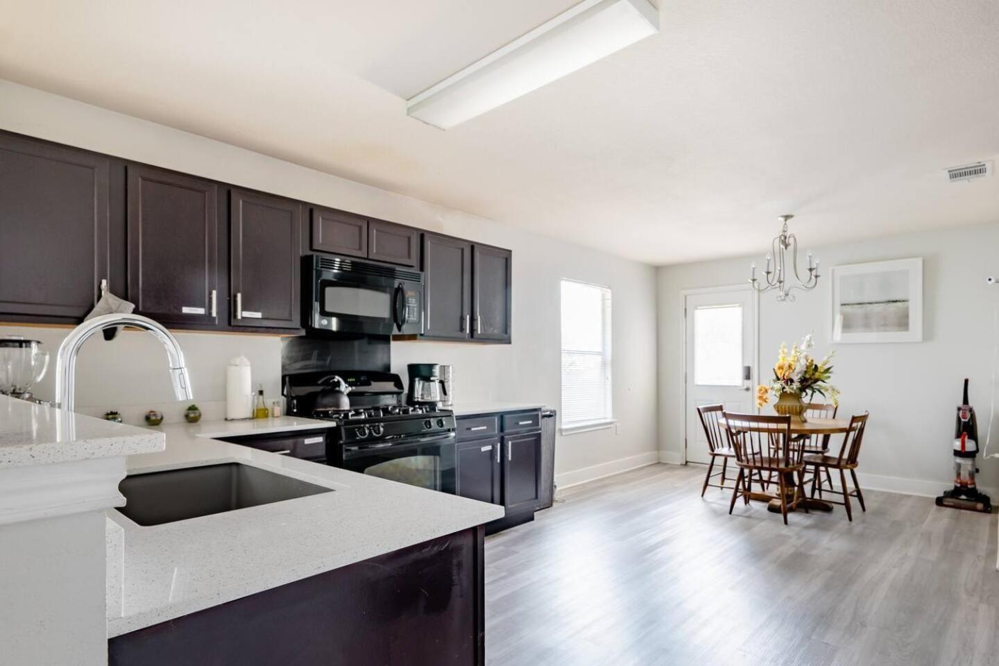 Holiday home Serenity Near Downtown & Airport Austin