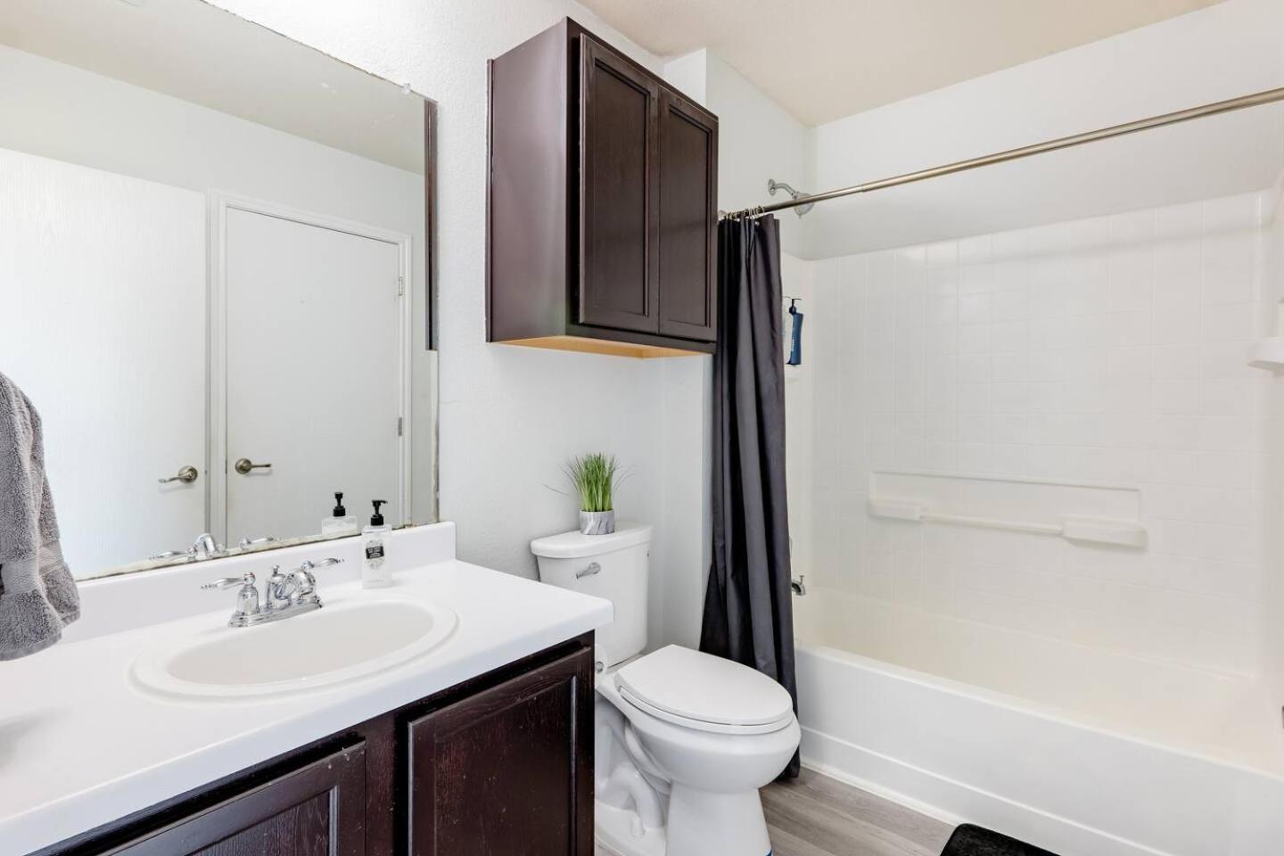 Holiday home Serenity Near Downtown & Airport *
